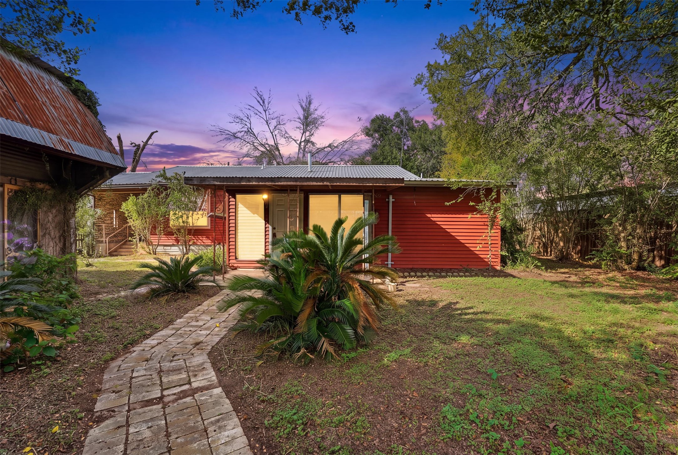 main property photo 16