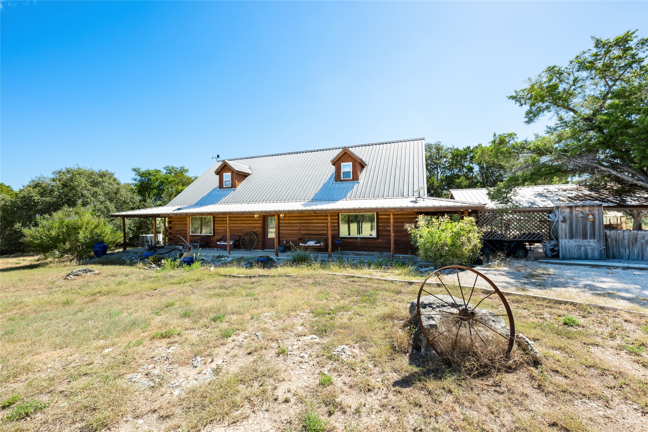 main property photo 3