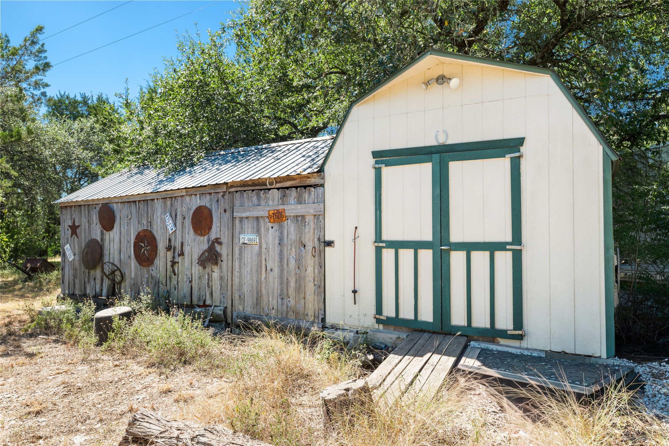 main property photo 30