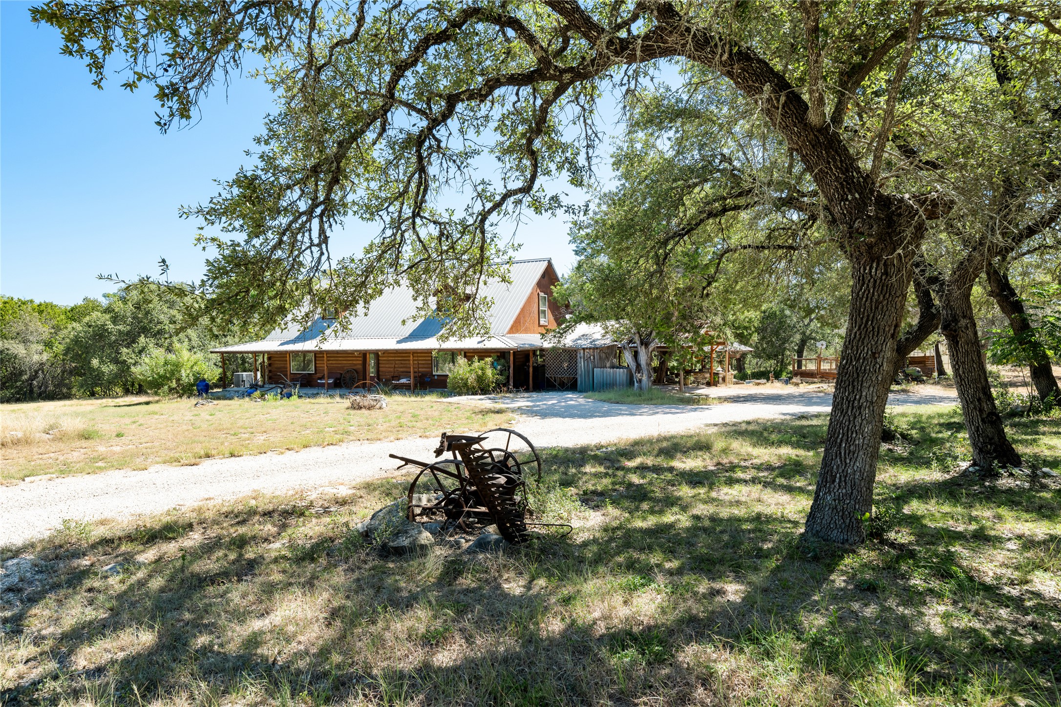main property photo 32