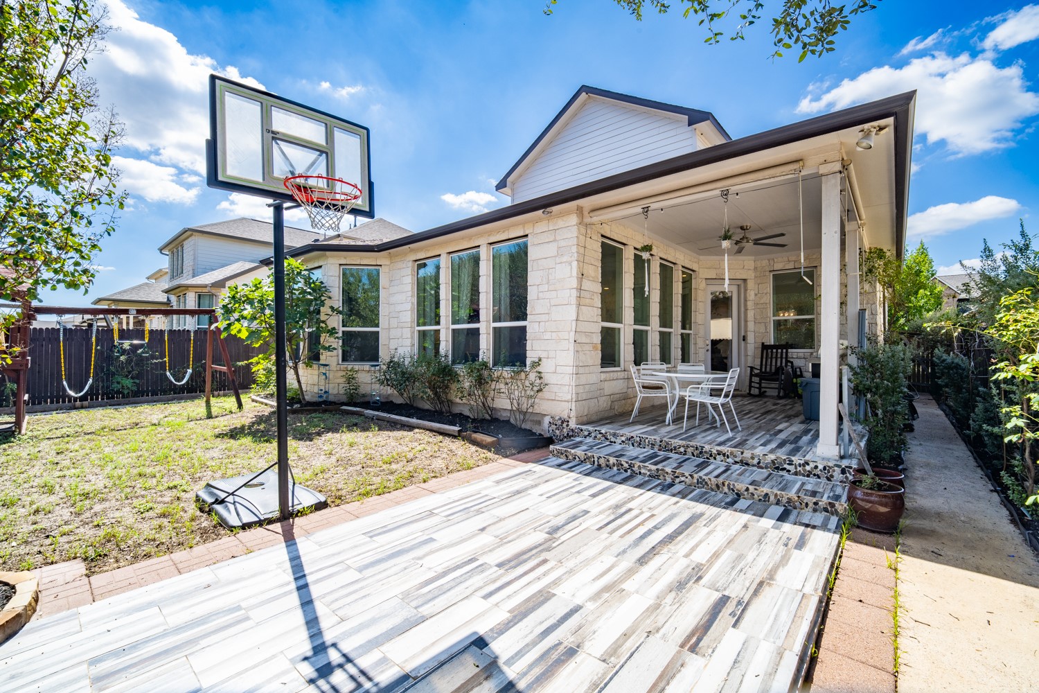 main property photo 33