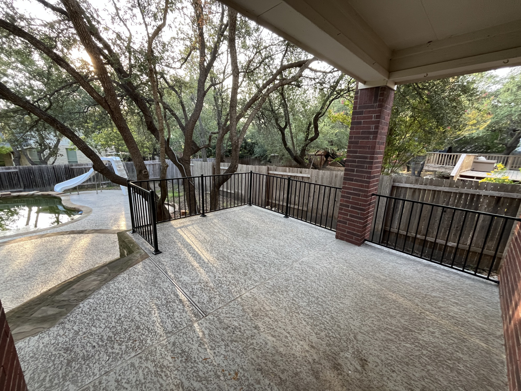 main property photo 25
