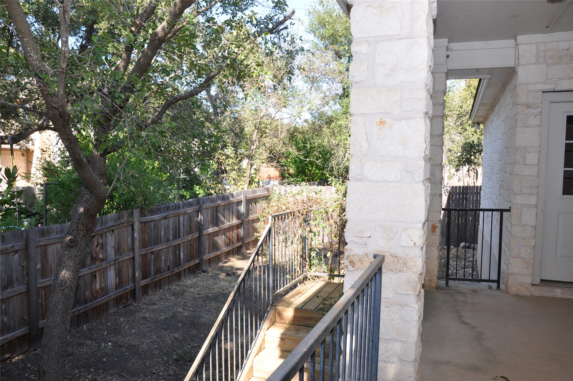 main property photo 27