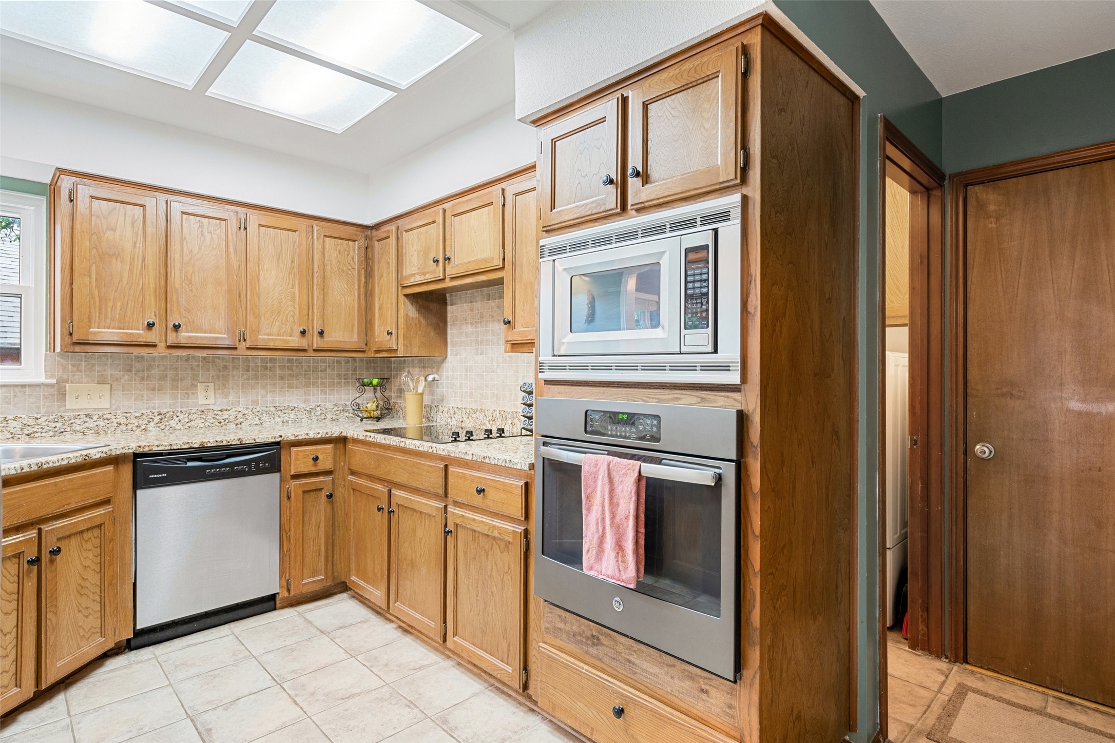 main property photo 16