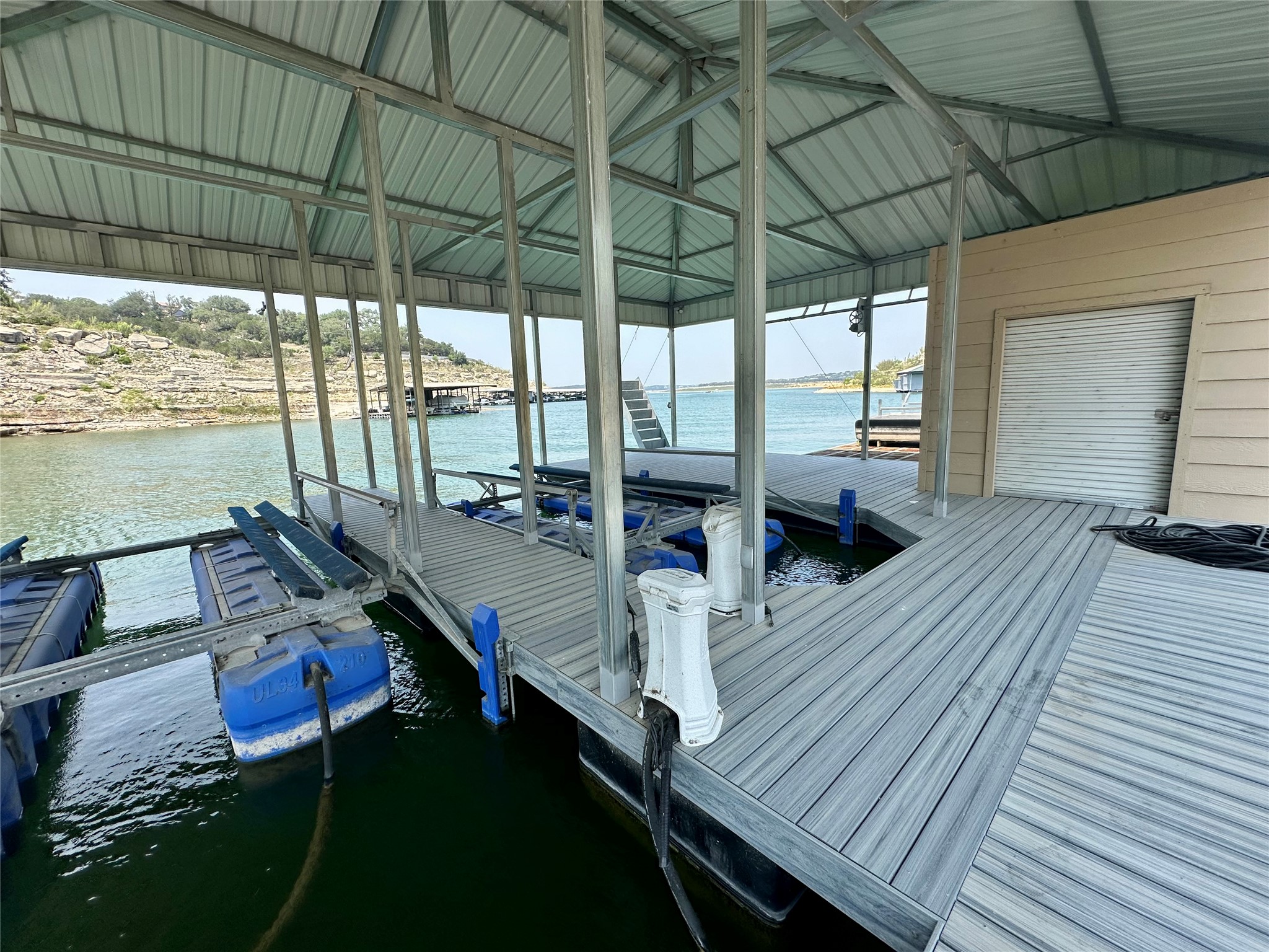 main property photo 17