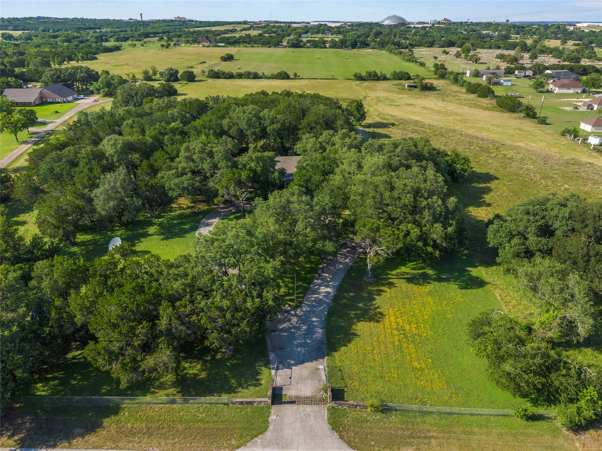main property photo 5