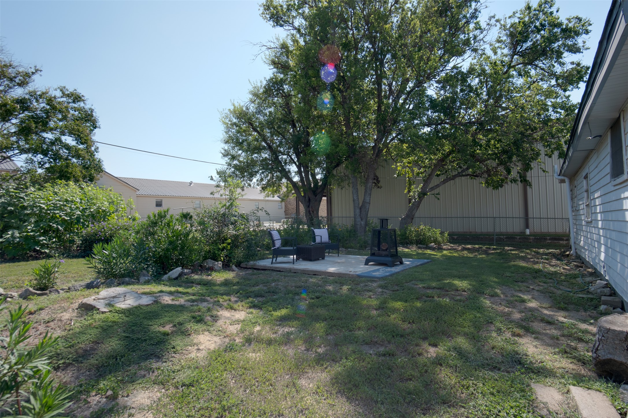main property photo 19