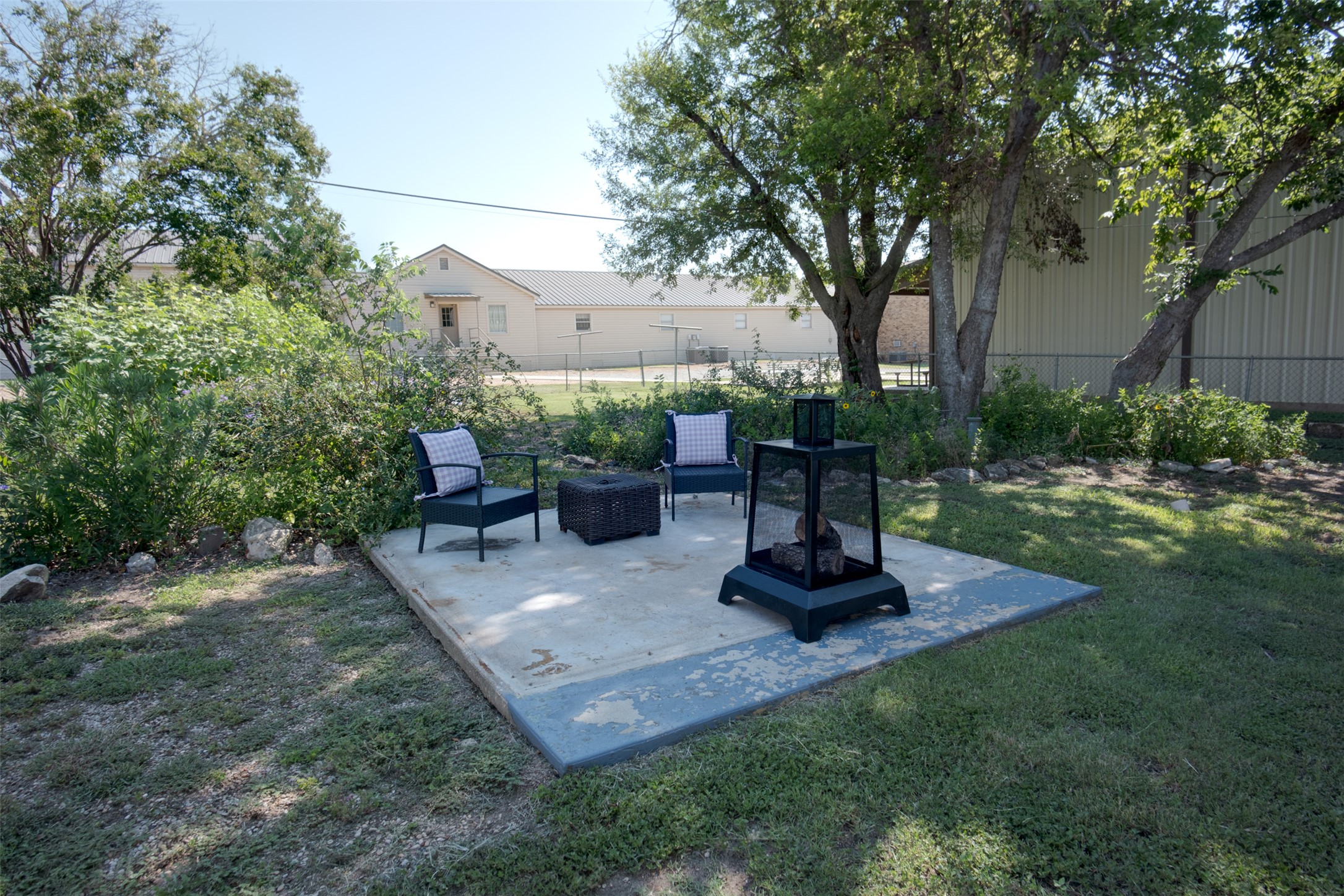 main property photo 23