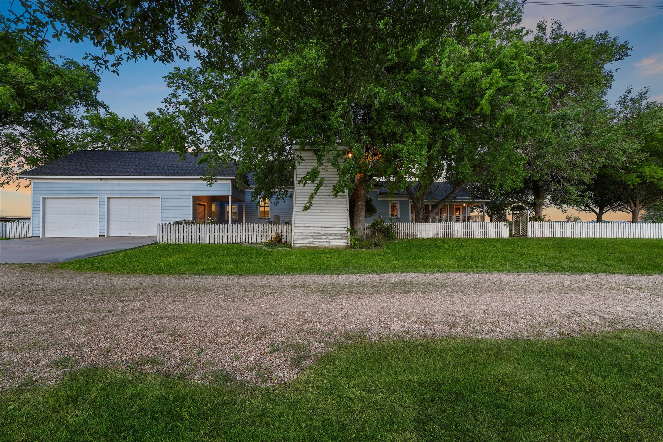 main property photo 22