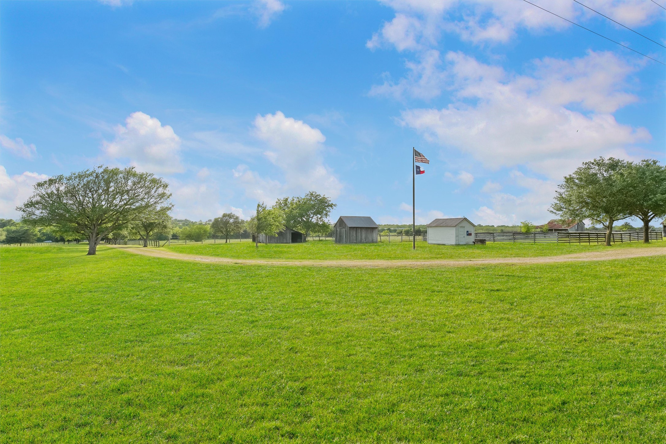 main property photo 32
