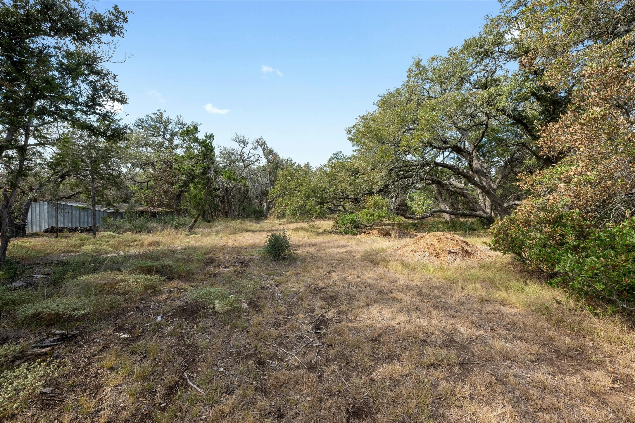 main property photo 11