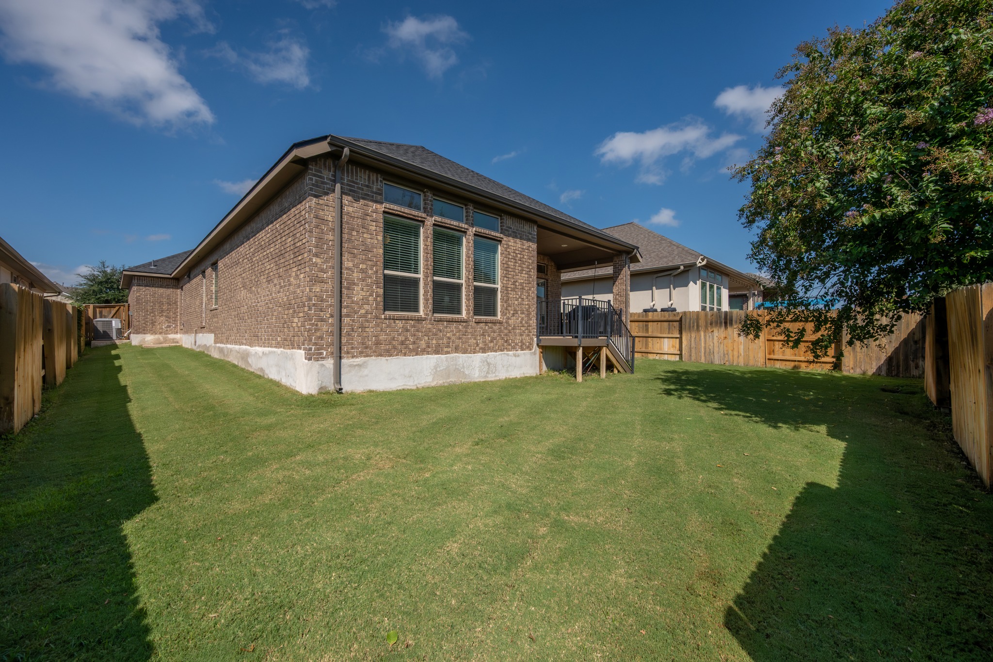 main property photo 25