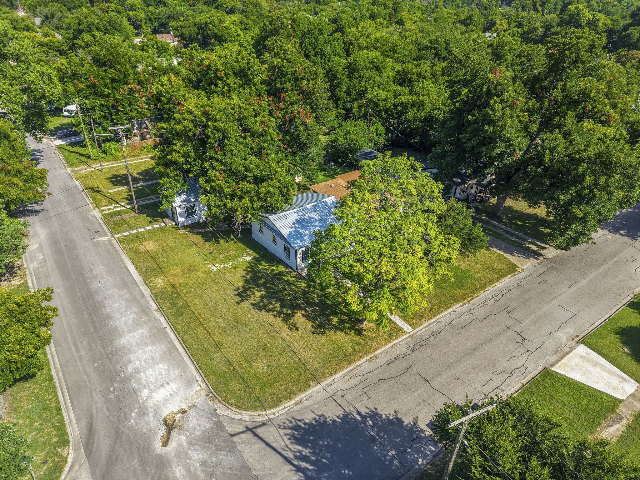 main property photo 27