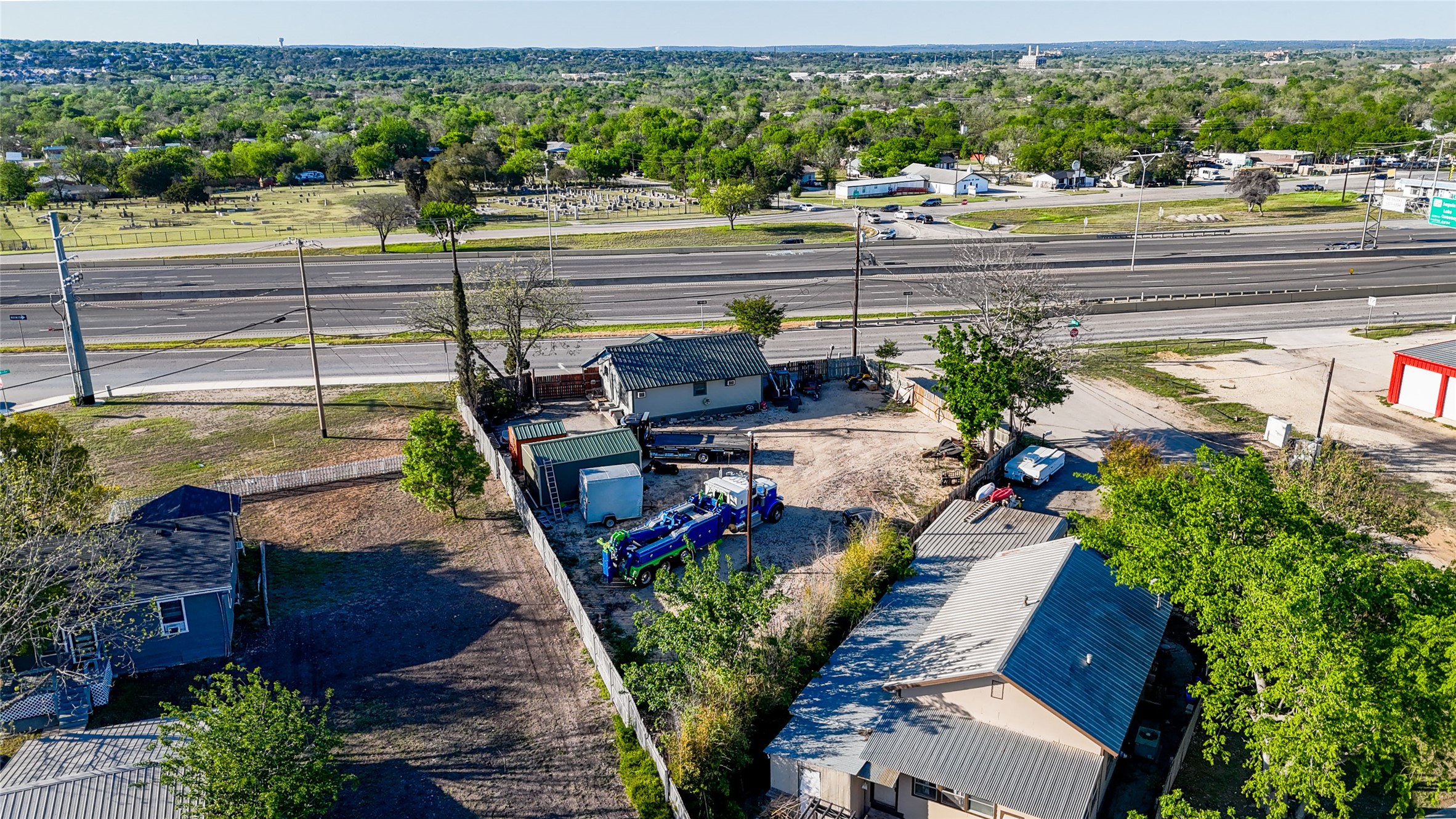 main property photo 16