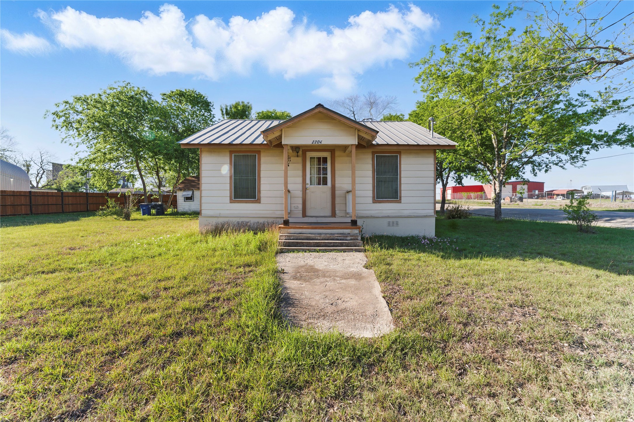 main property photo 19