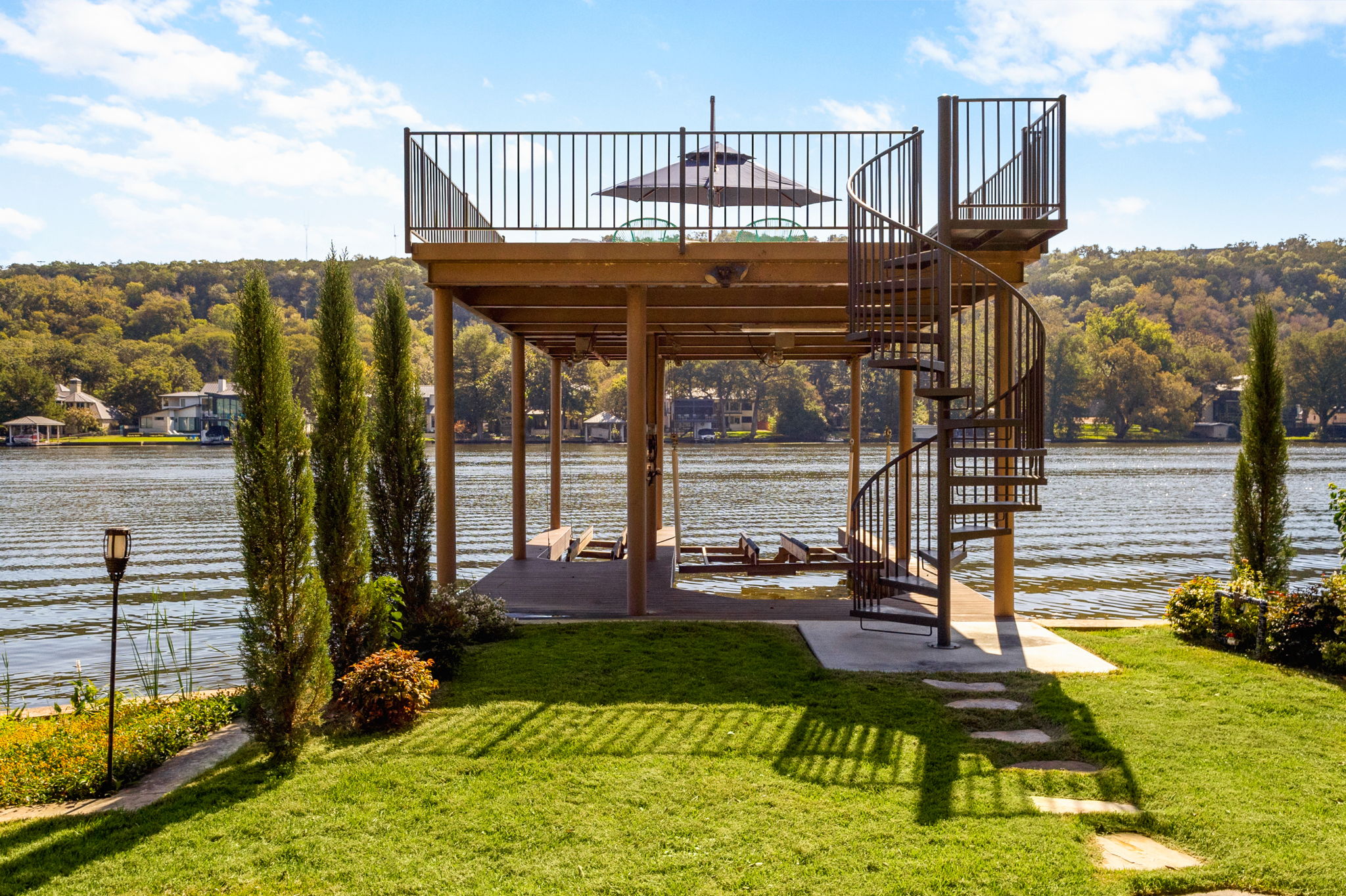main property photo 33