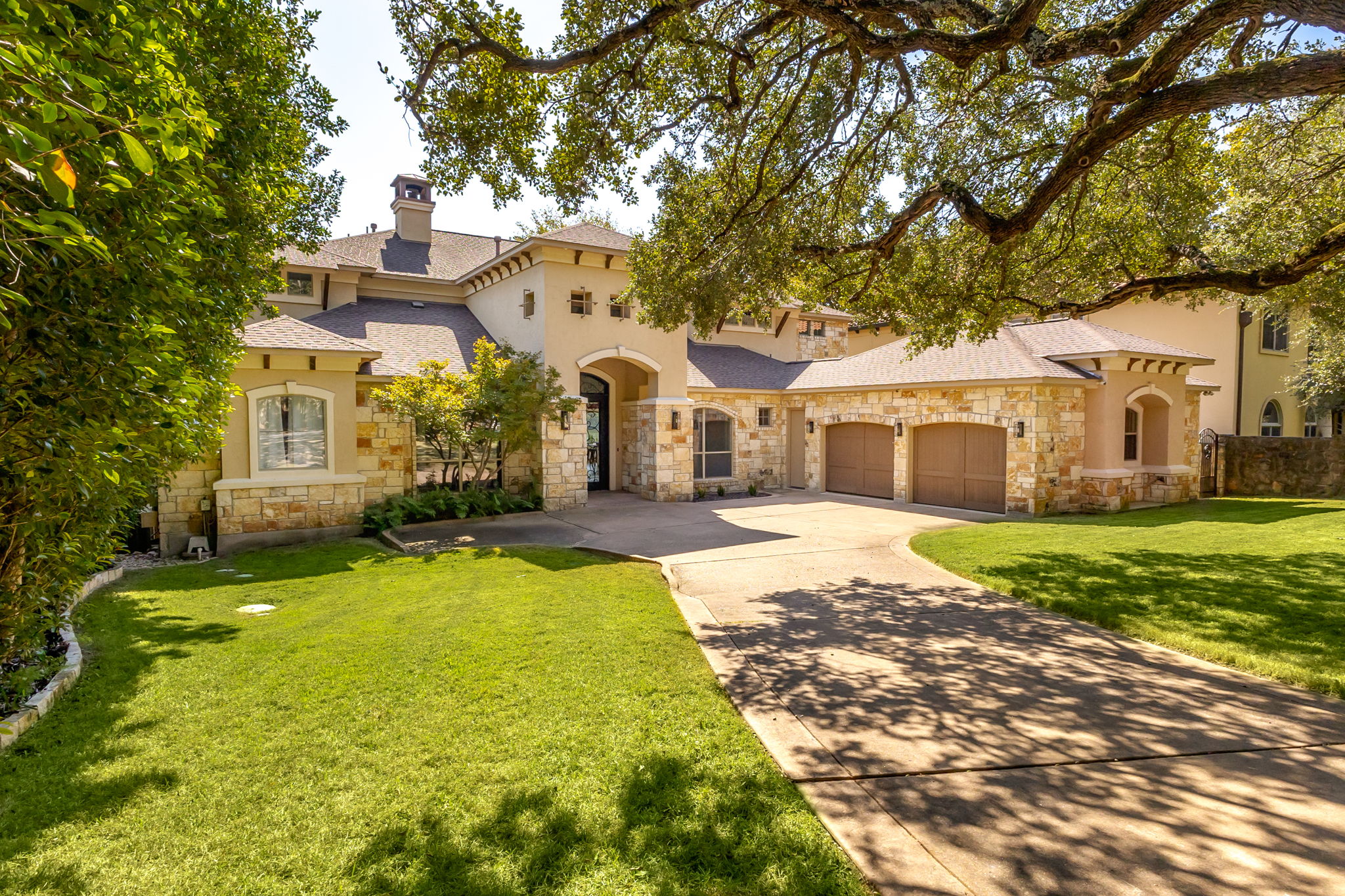 main property photo 6