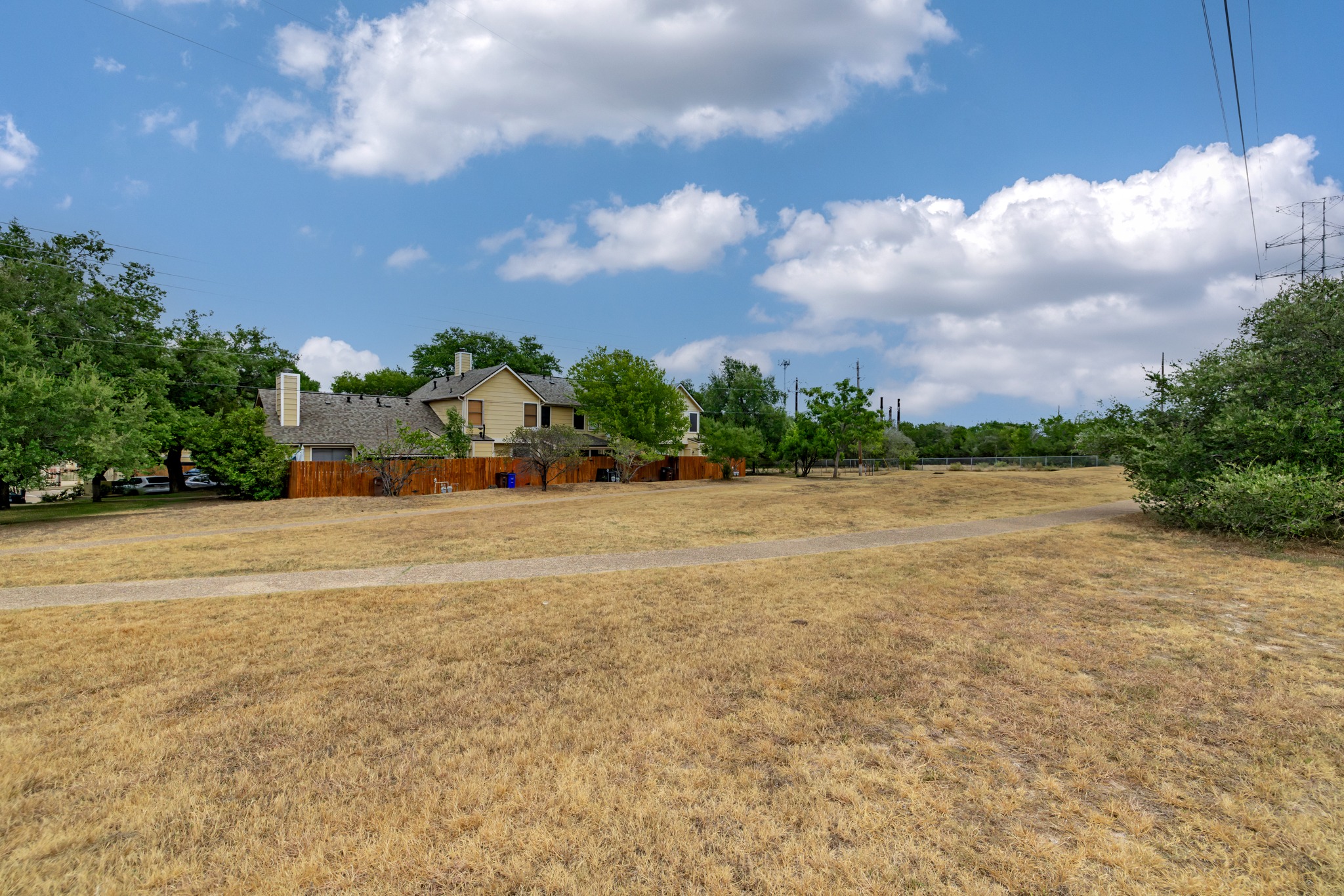 main property photo 34