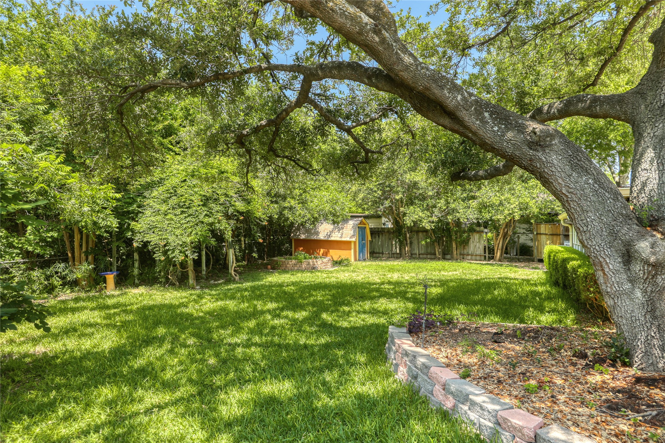 main property photo 24