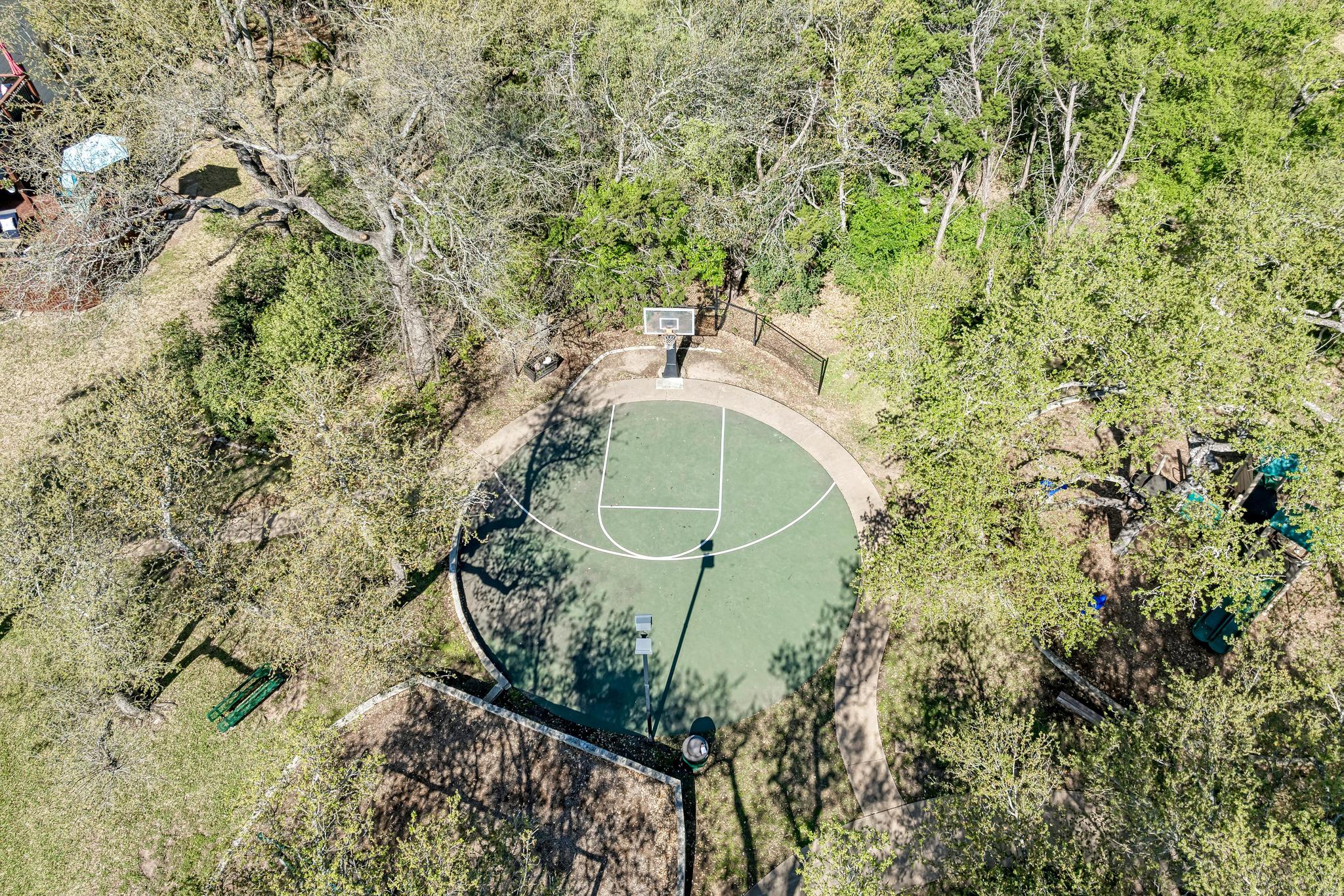 main property photo 33