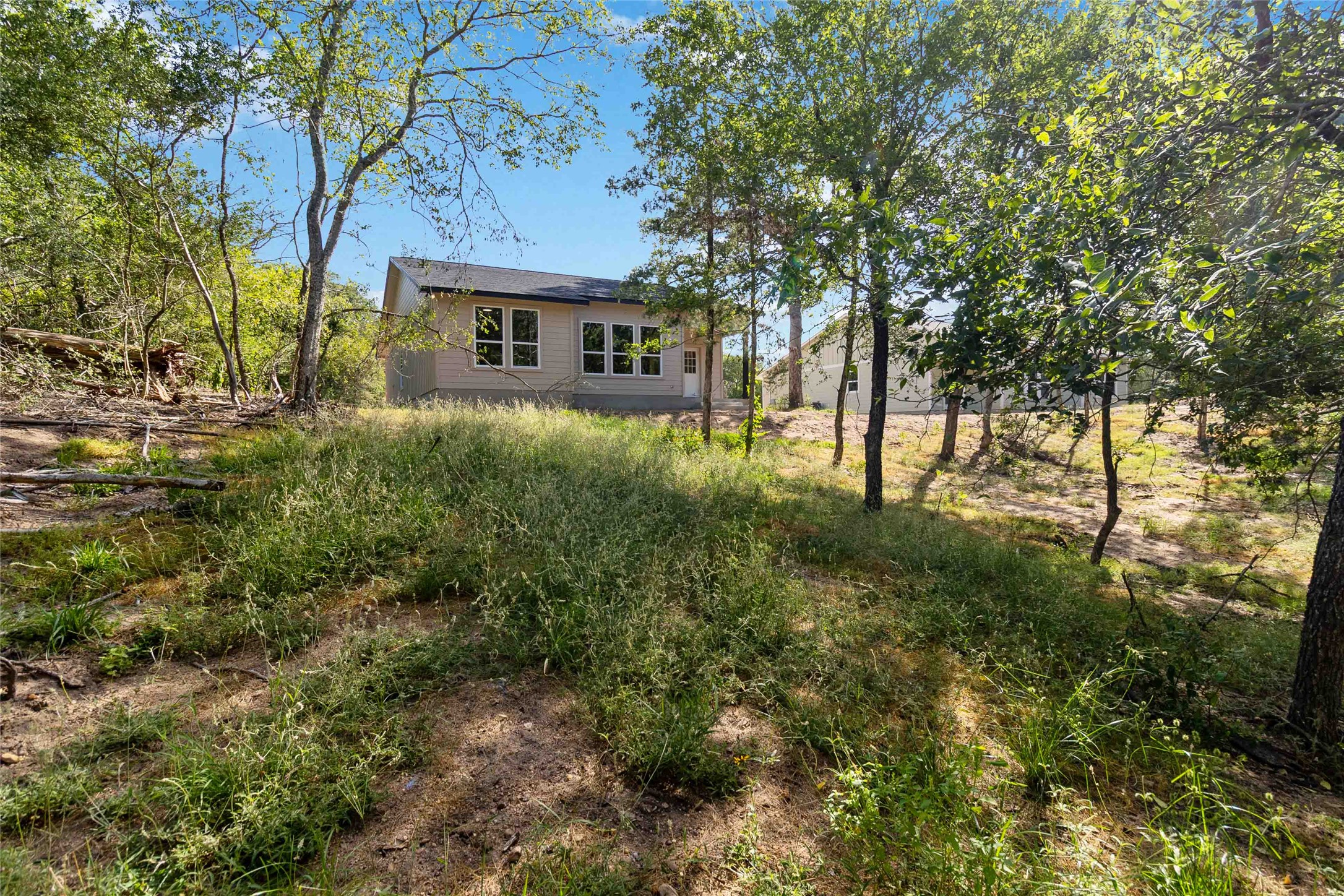 main property photo 23