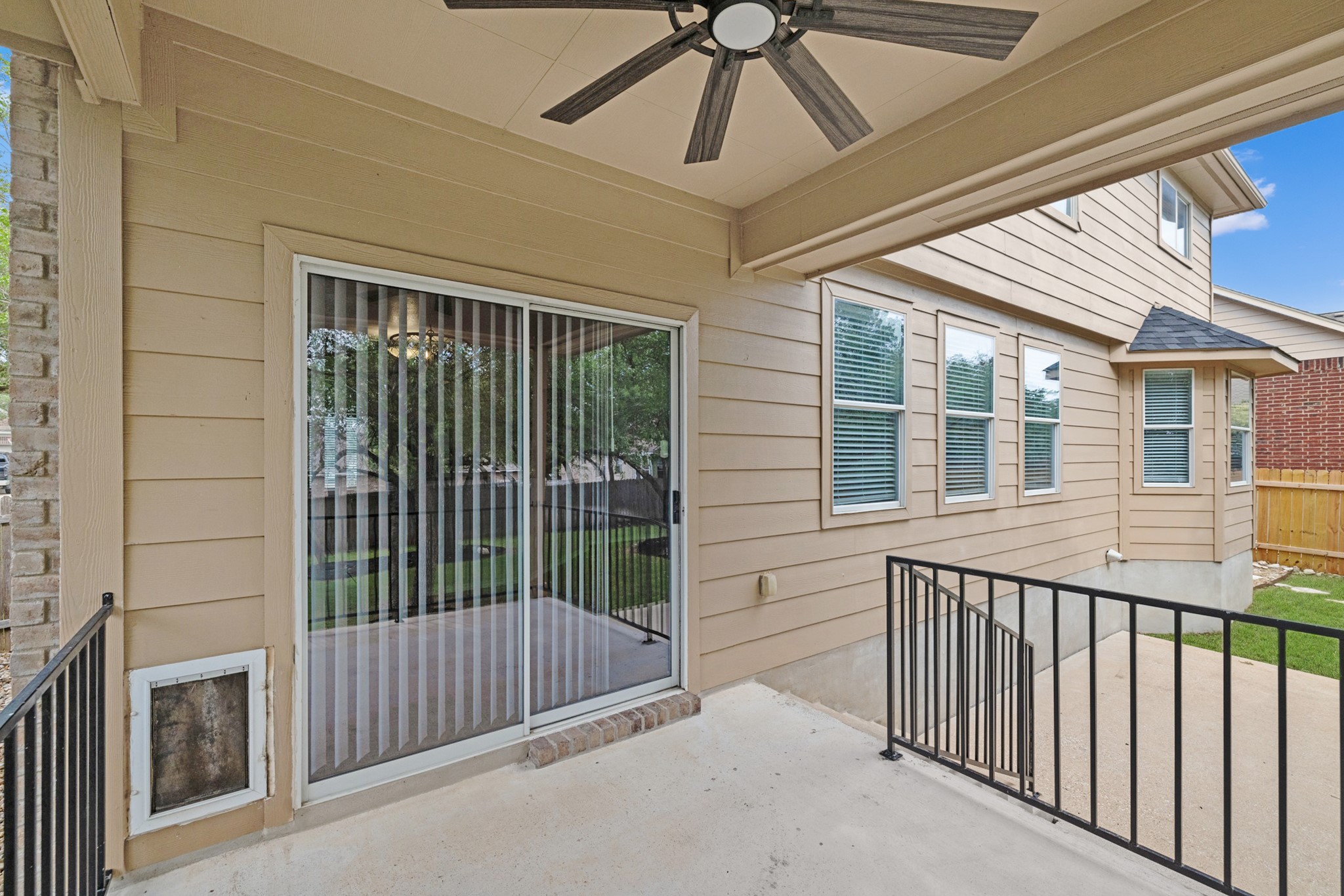 main property photo 28