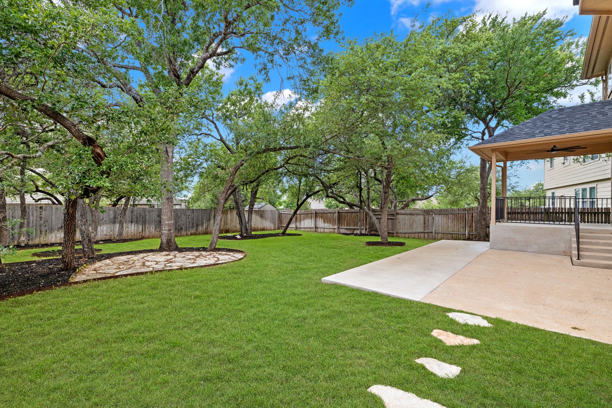 main property photo 29