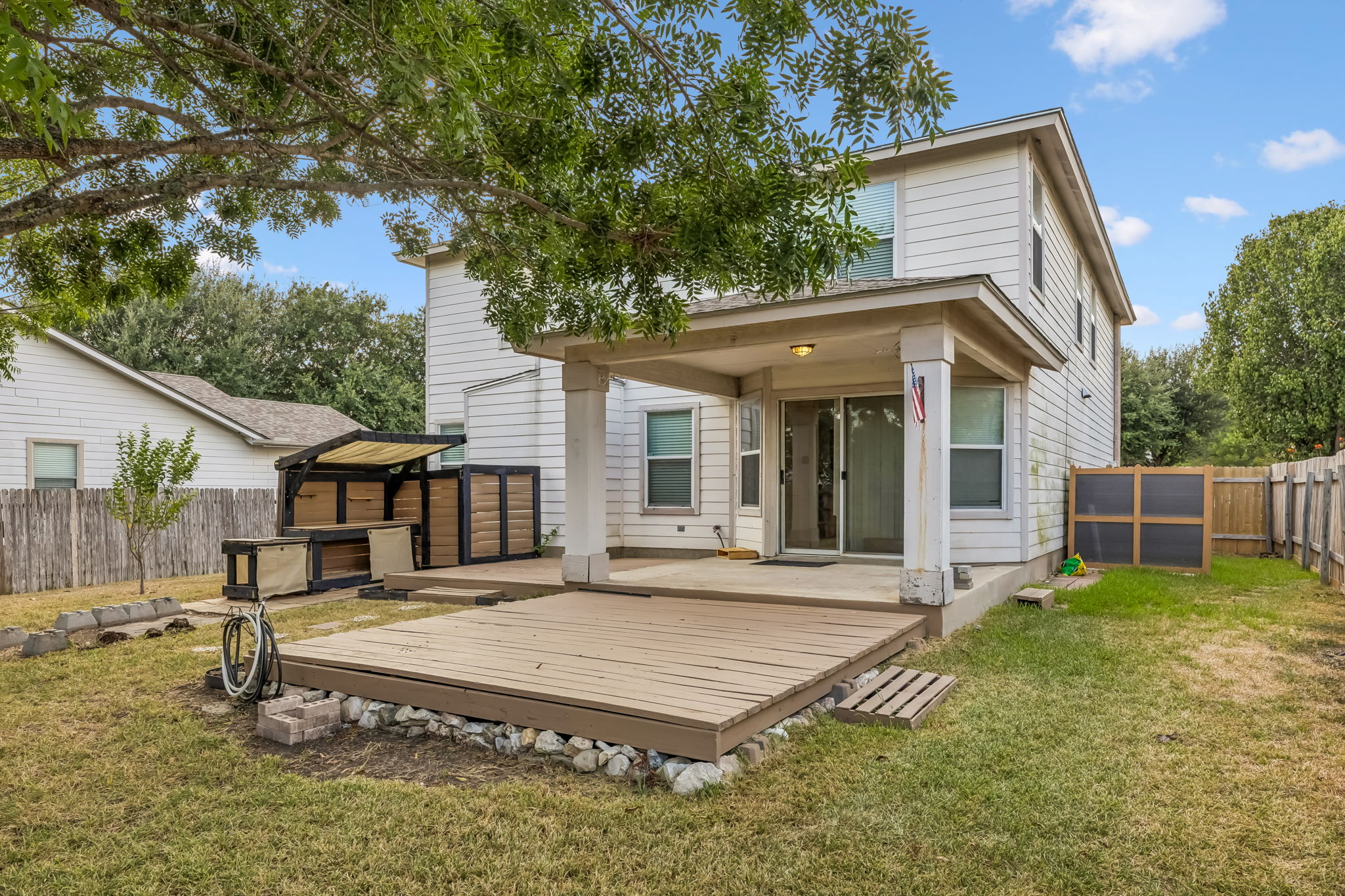 main property photo 37