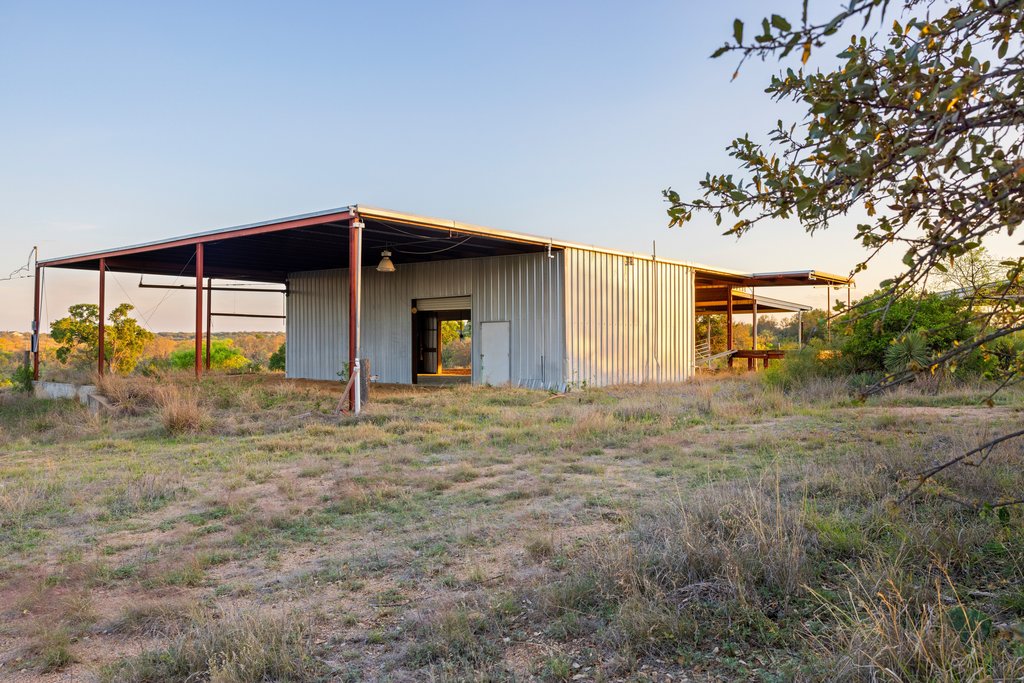 main property photo 9