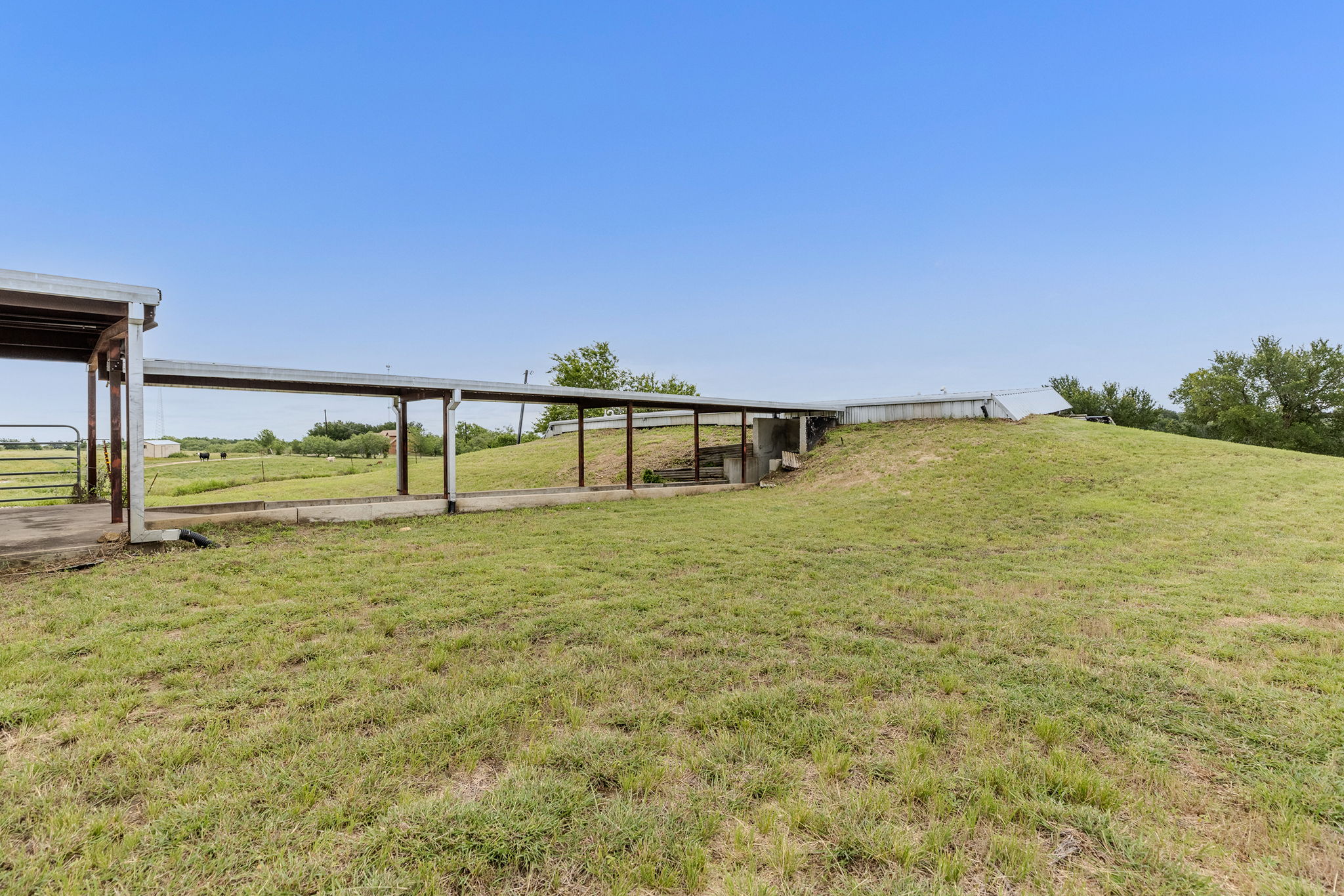 main property photo 15