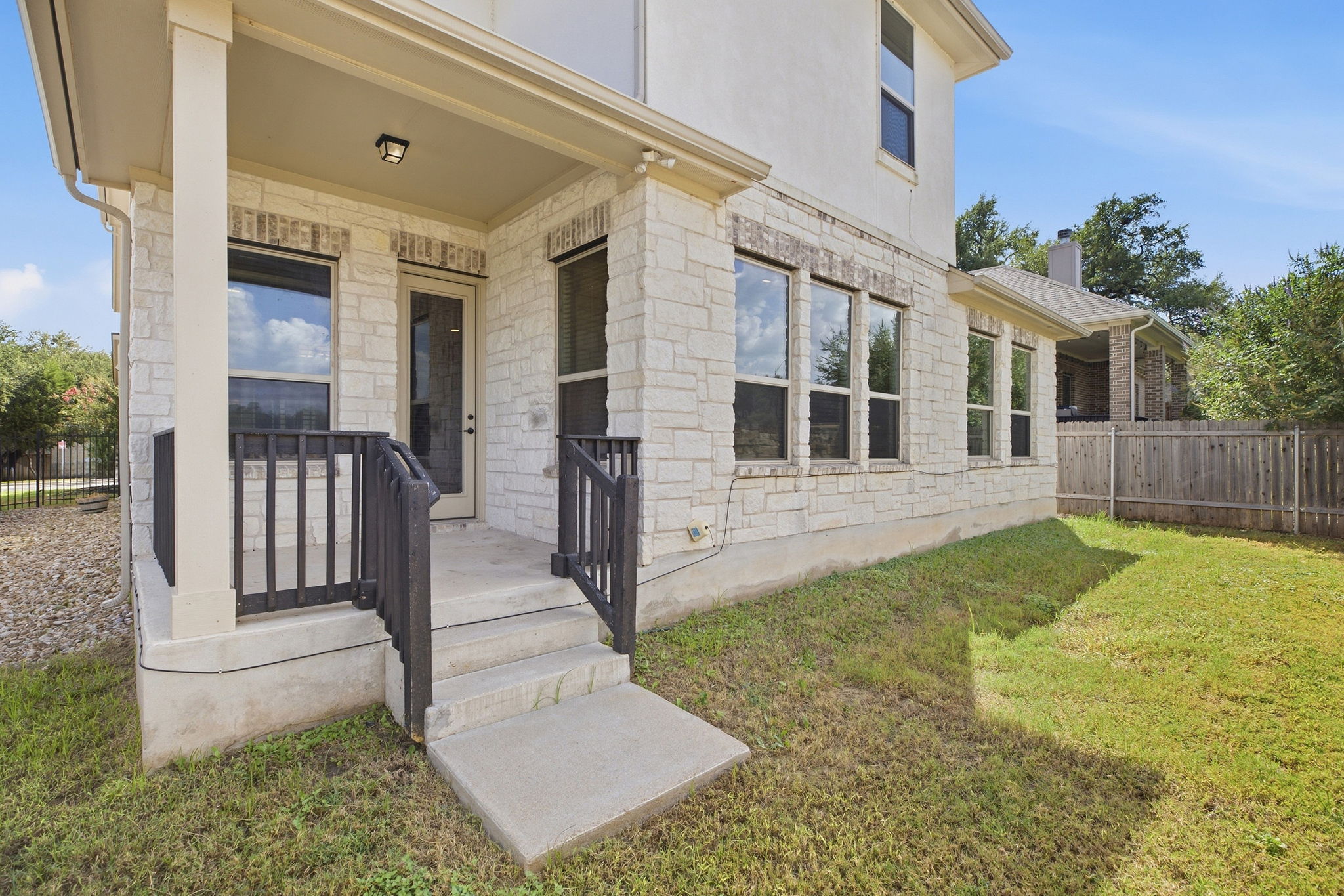 main property photo 36