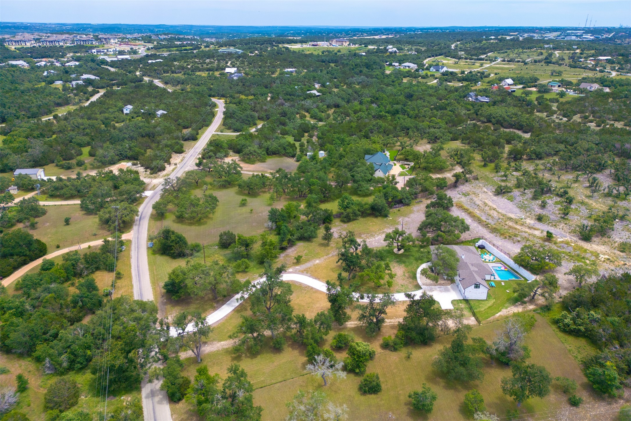 main property photo 28