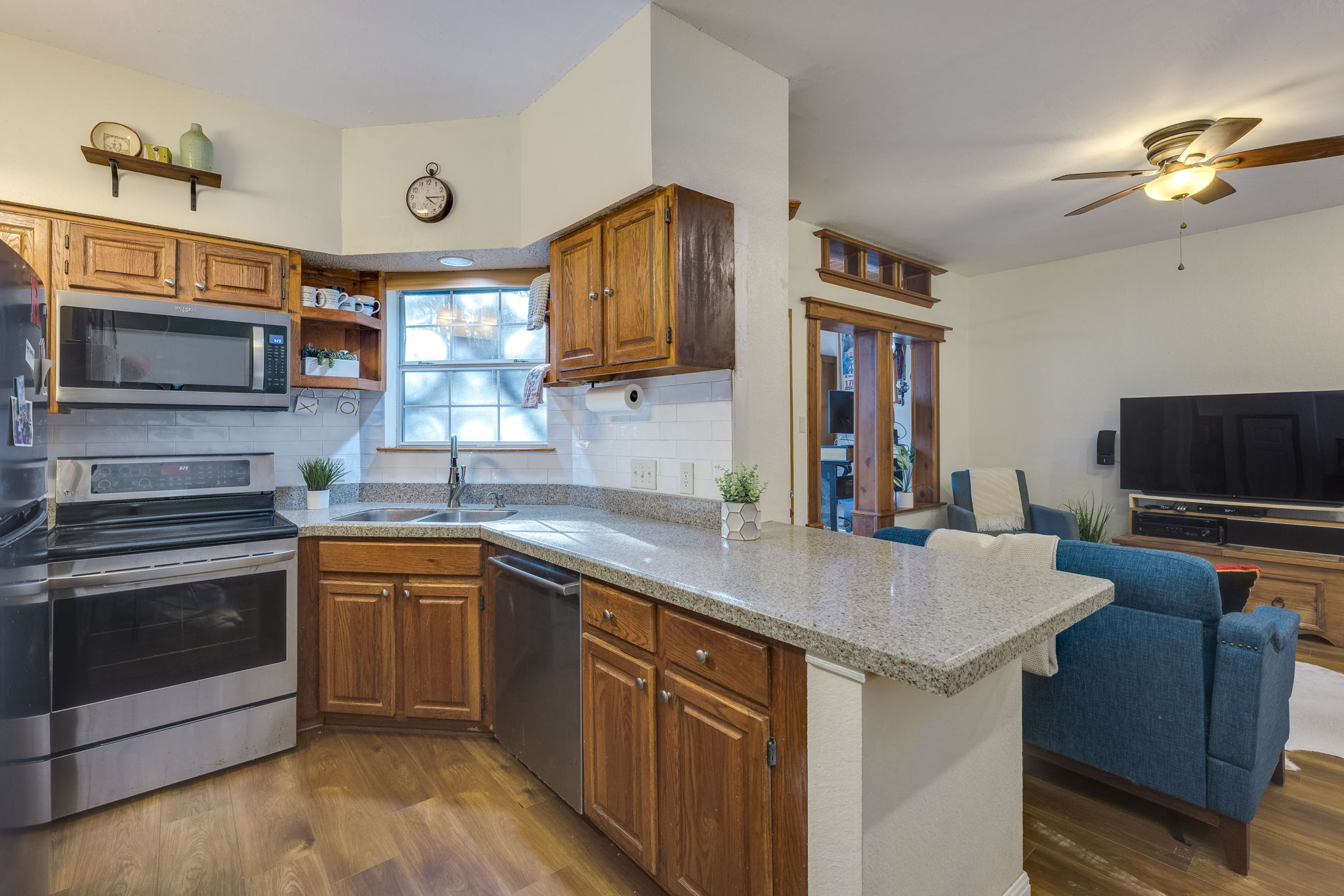 main property photo 19