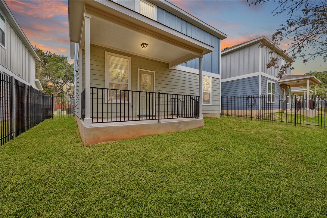 main property photo 23