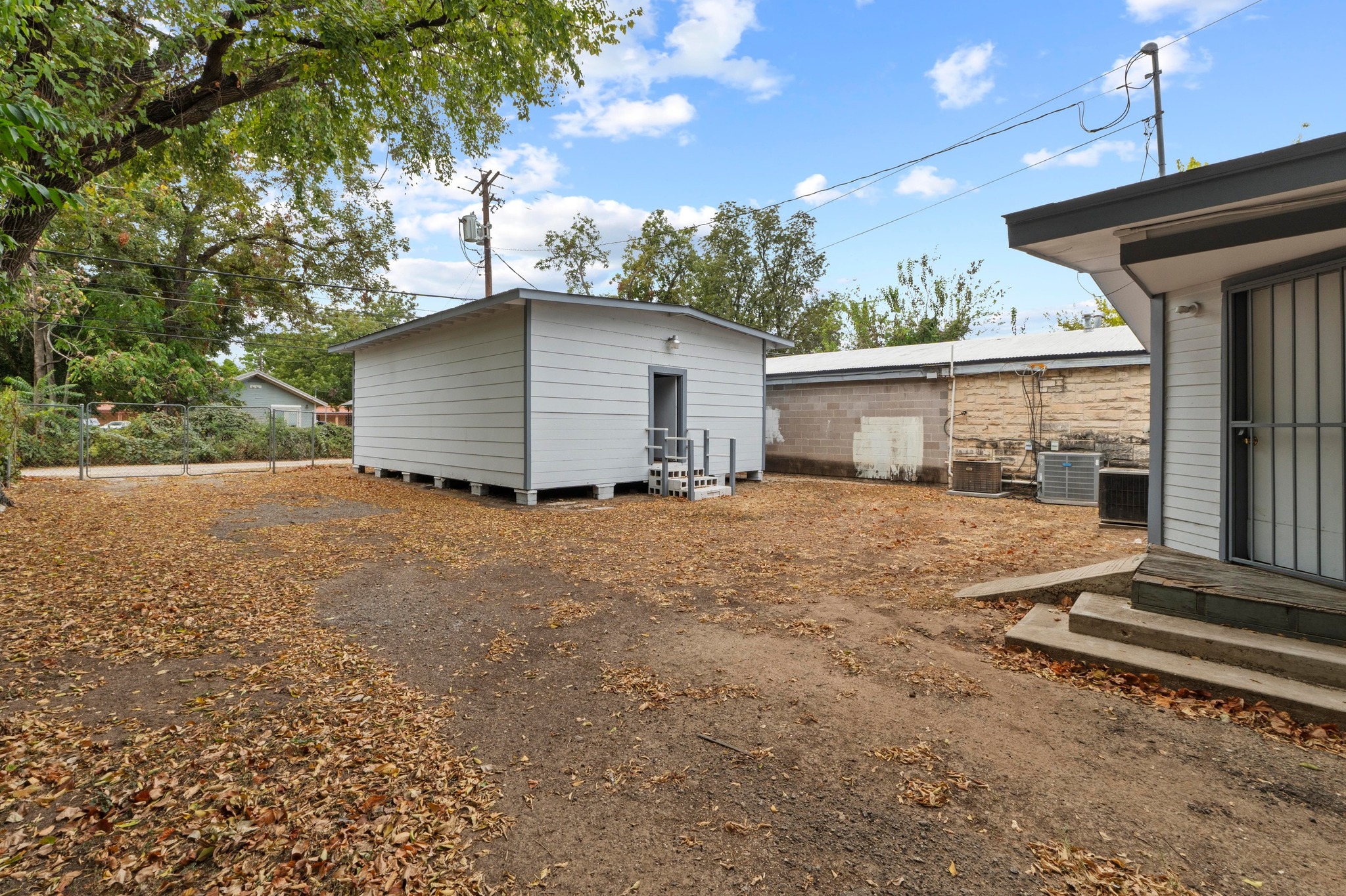 main property photo 16