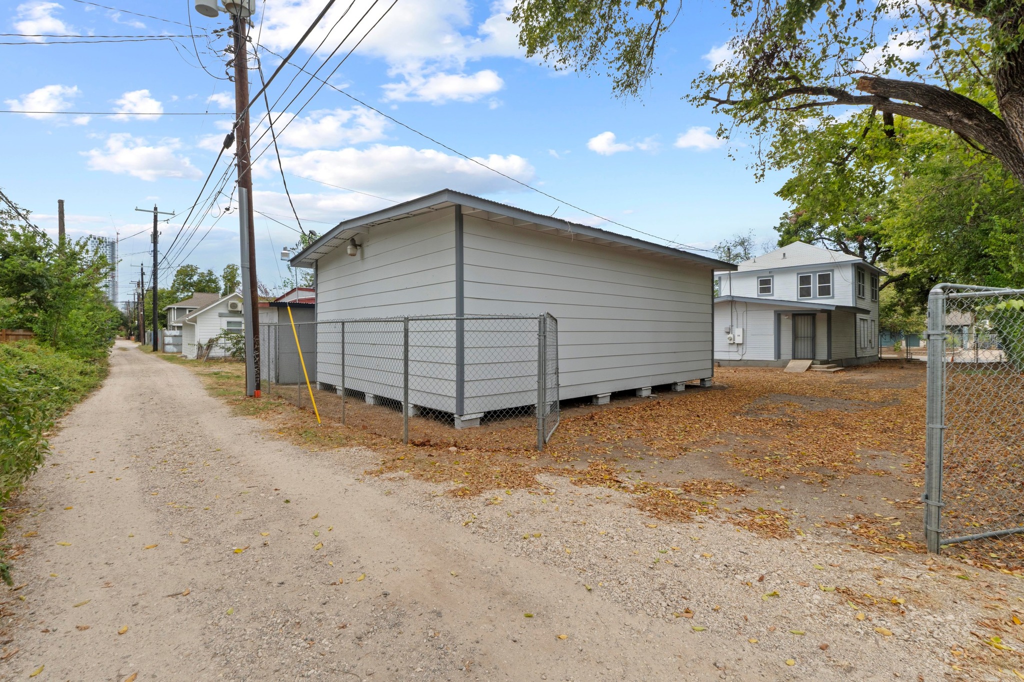 main property photo 18
