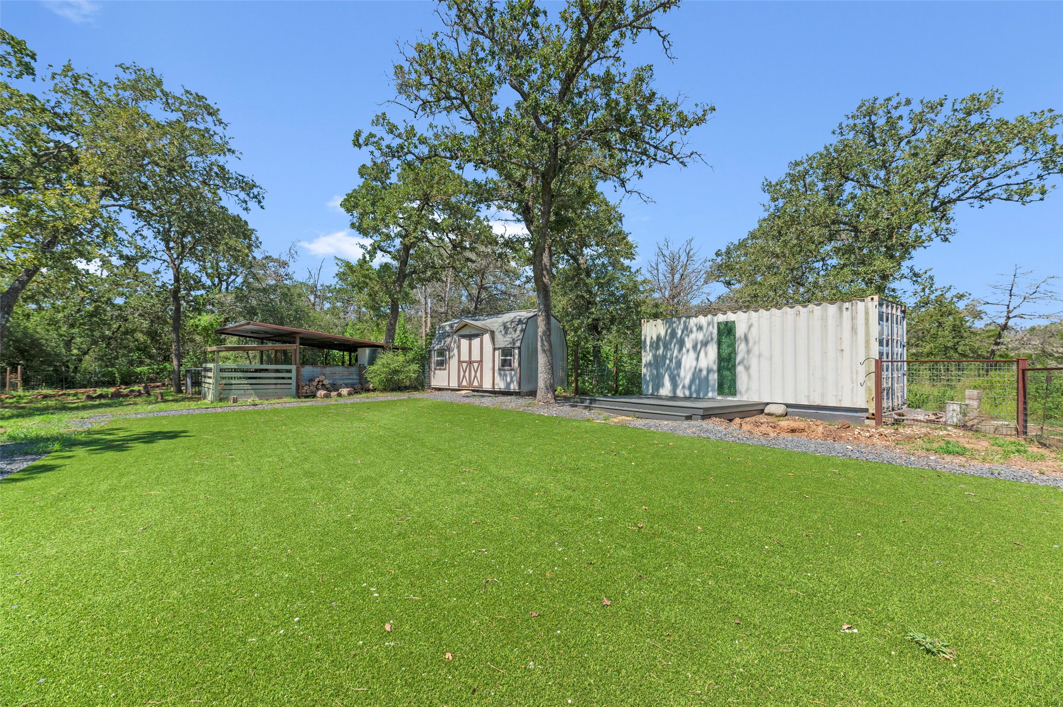 main property photo 33
