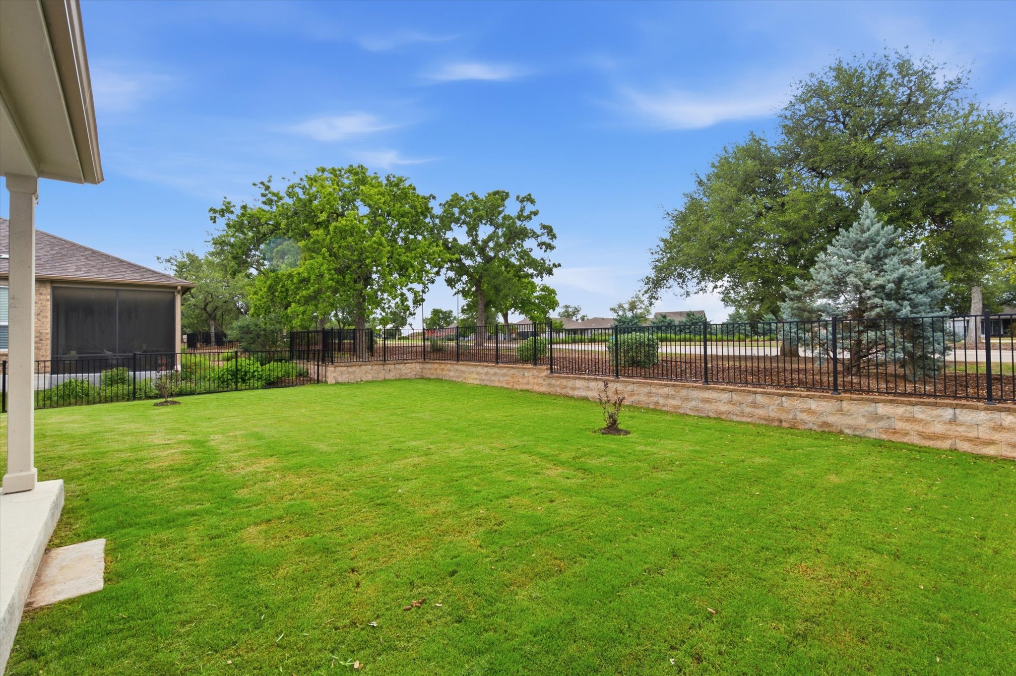 main property photo 35