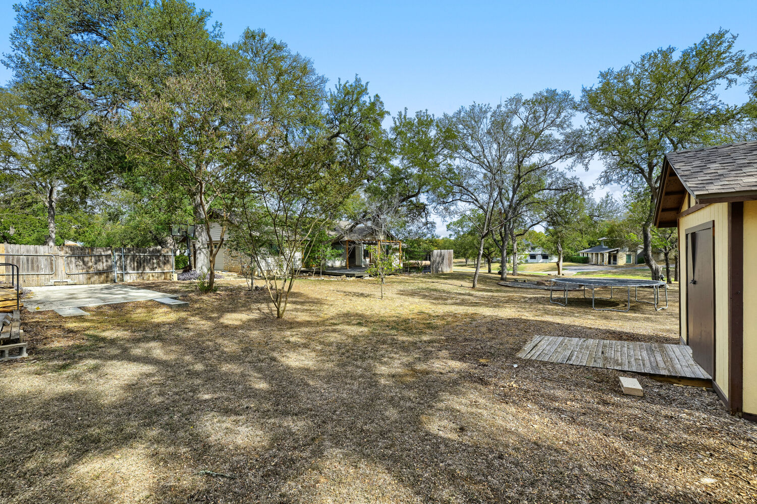 main property photo 23
