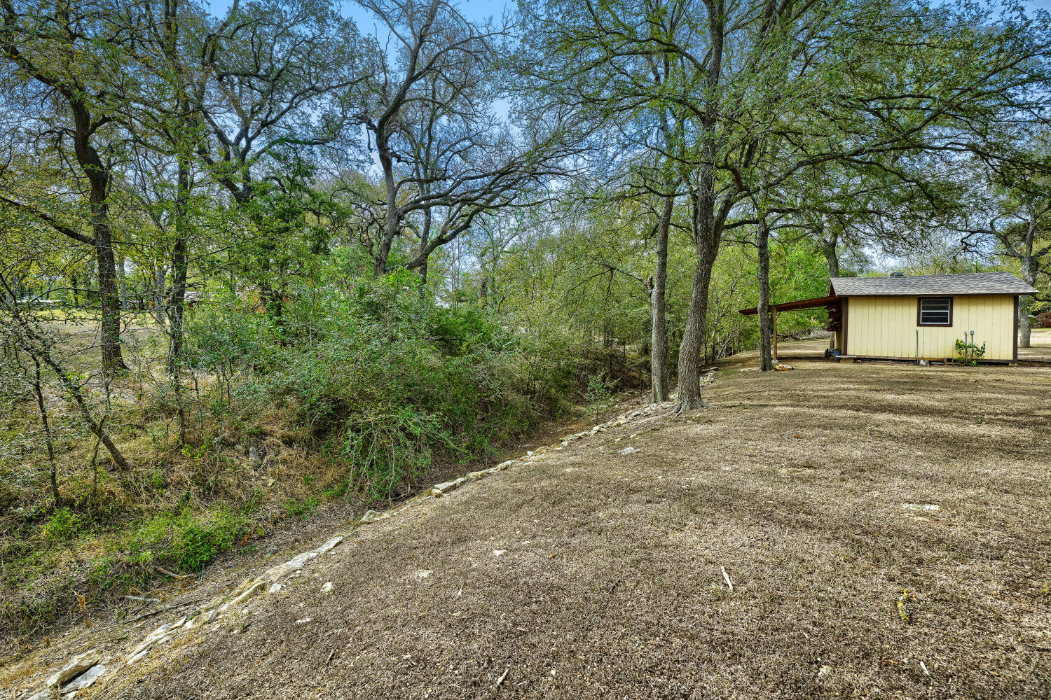 main property photo 25