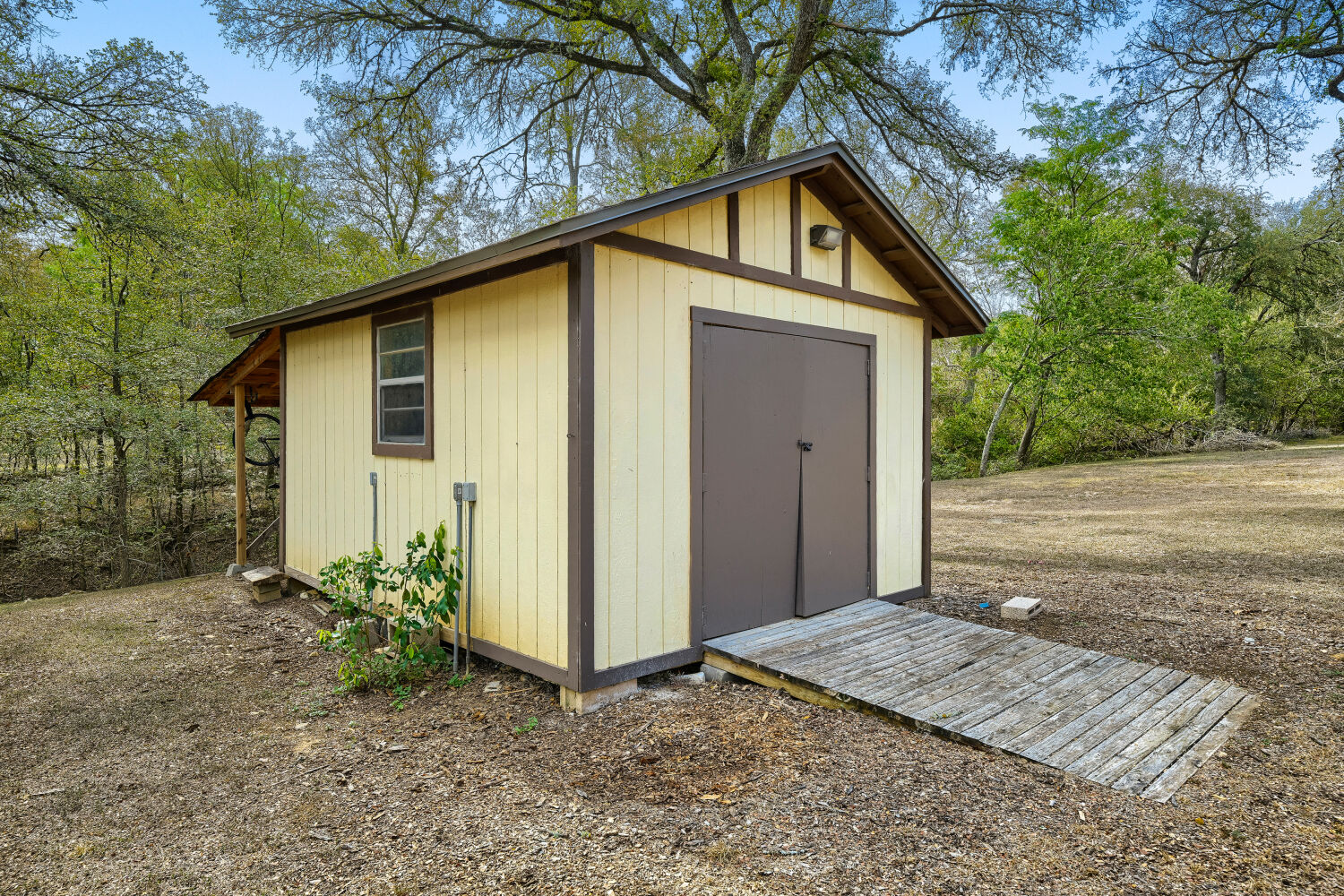 main property photo 28