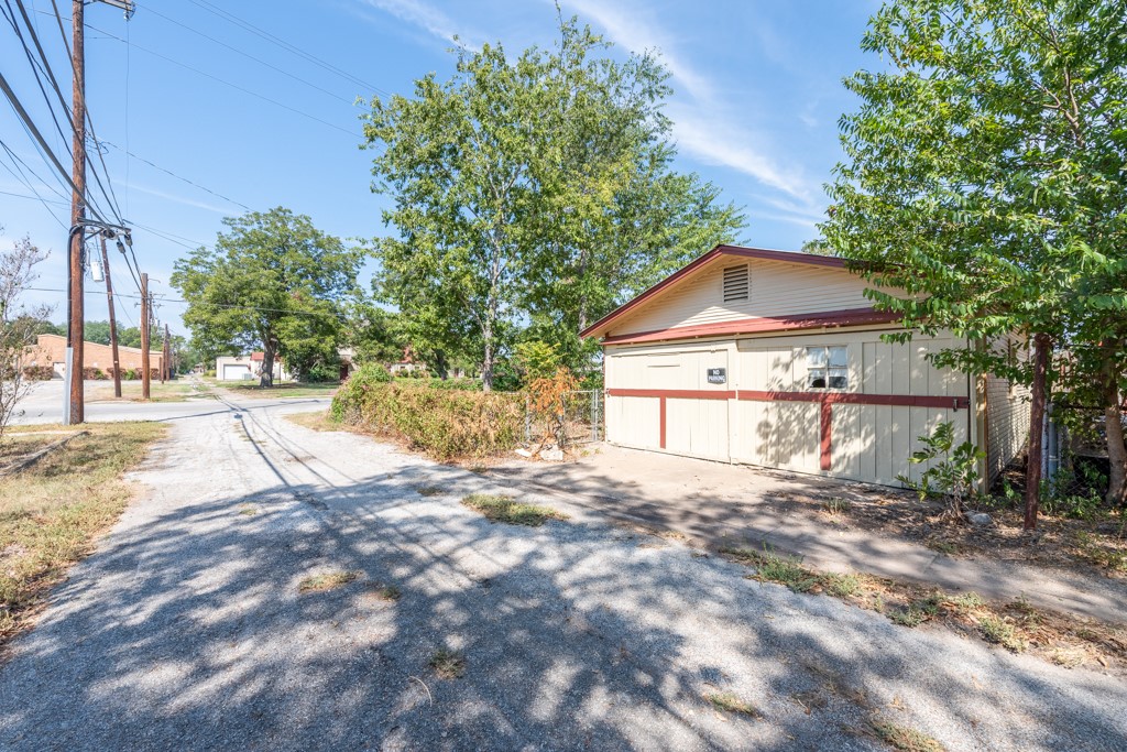 main property photo 25
