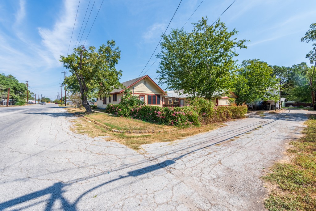 main property photo 27
