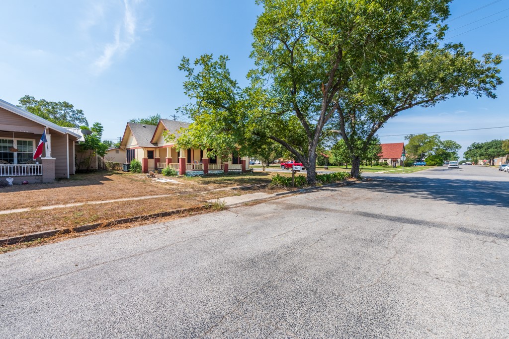 main property photo 30