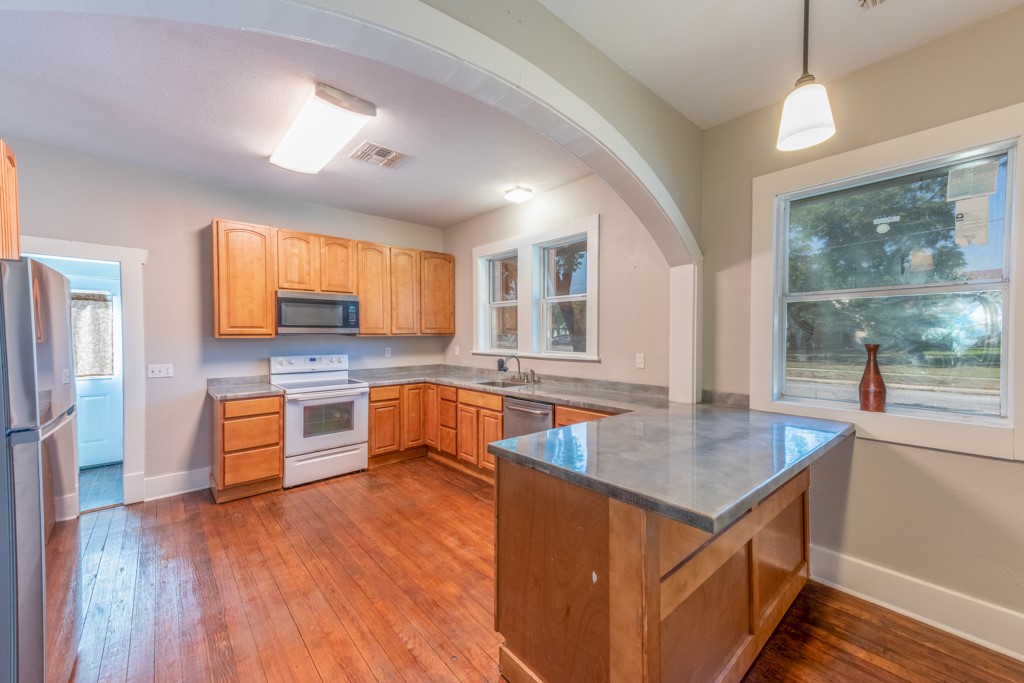 main property photo 9