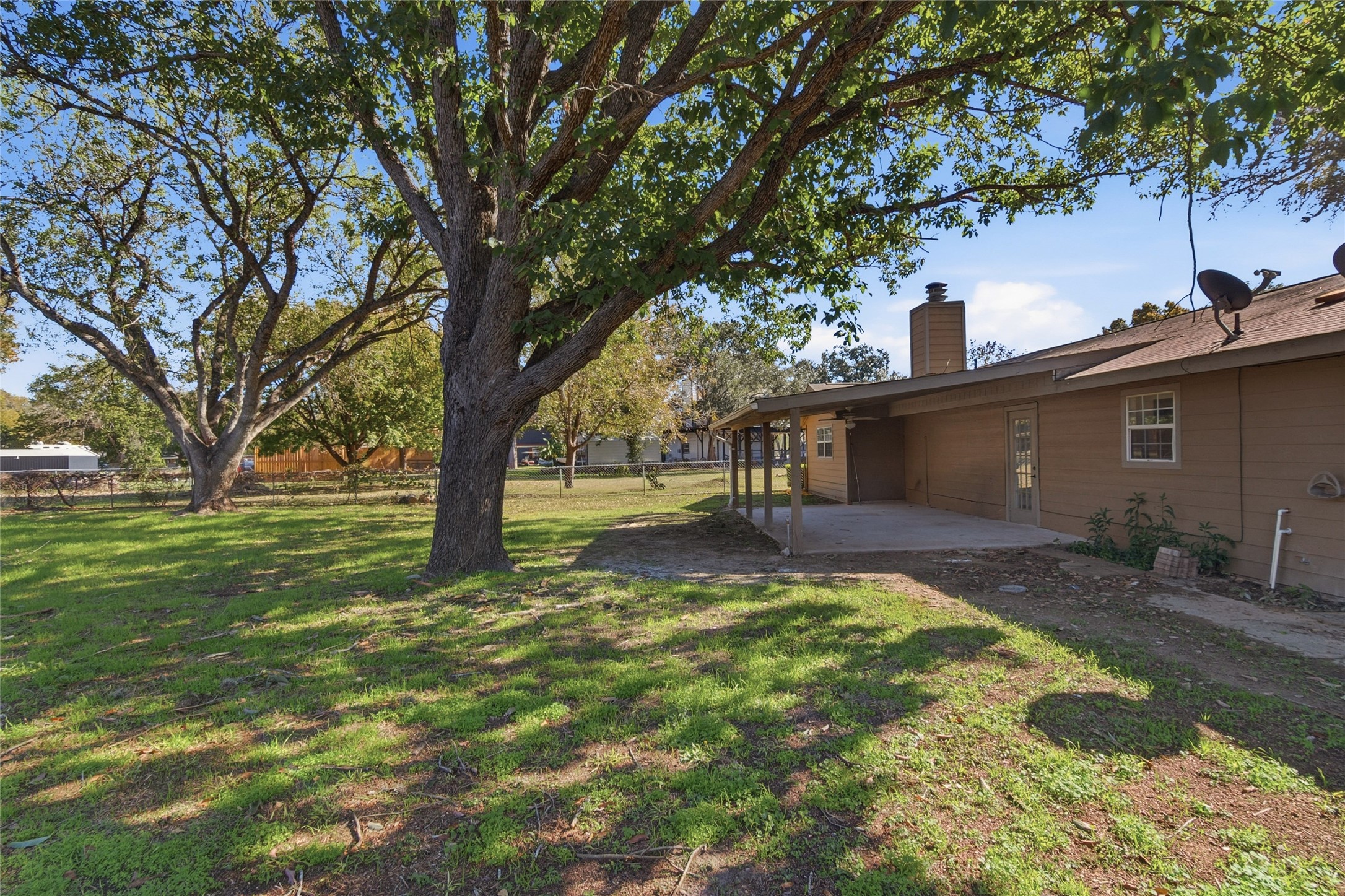 main property photo 34