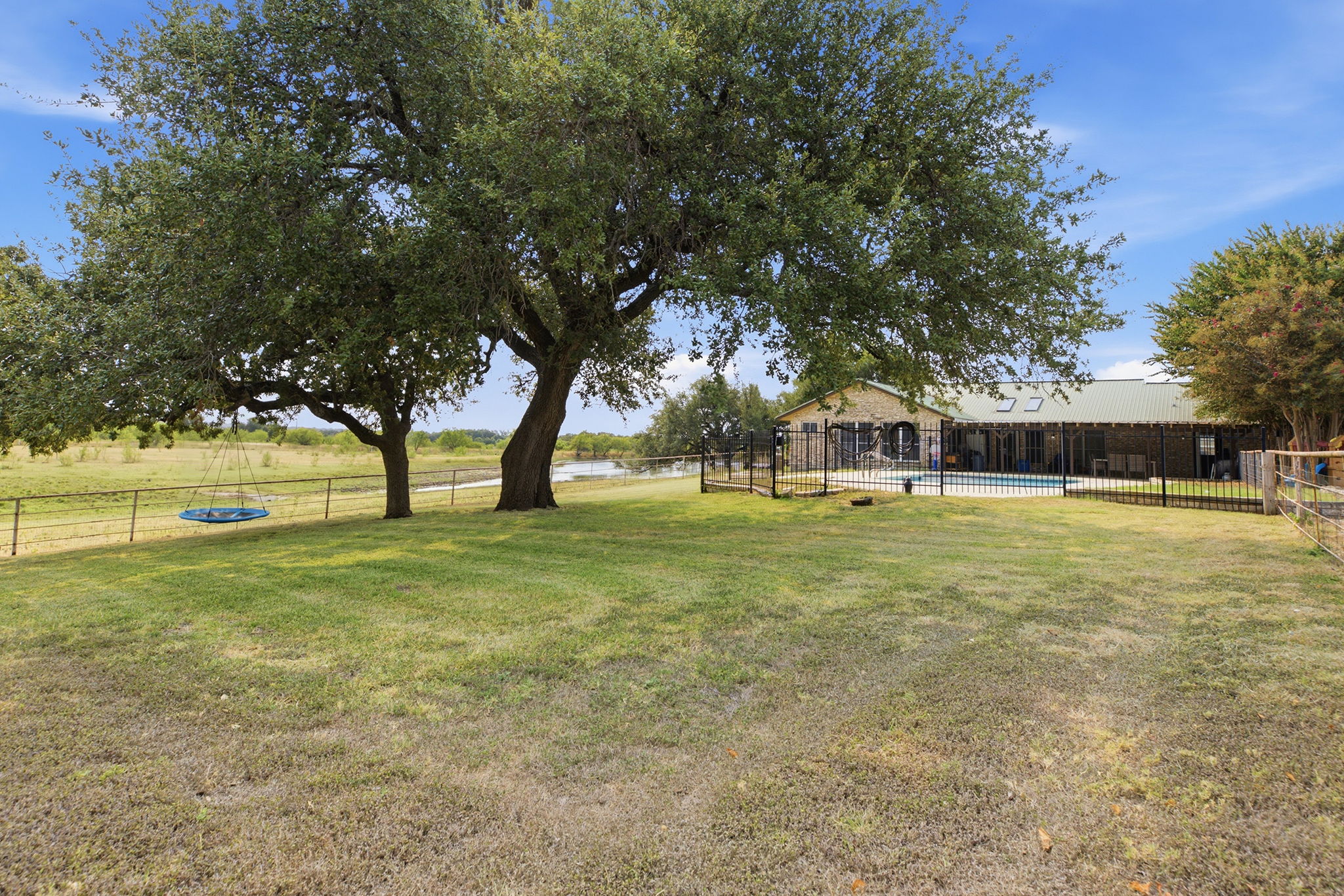 main property photo 22
