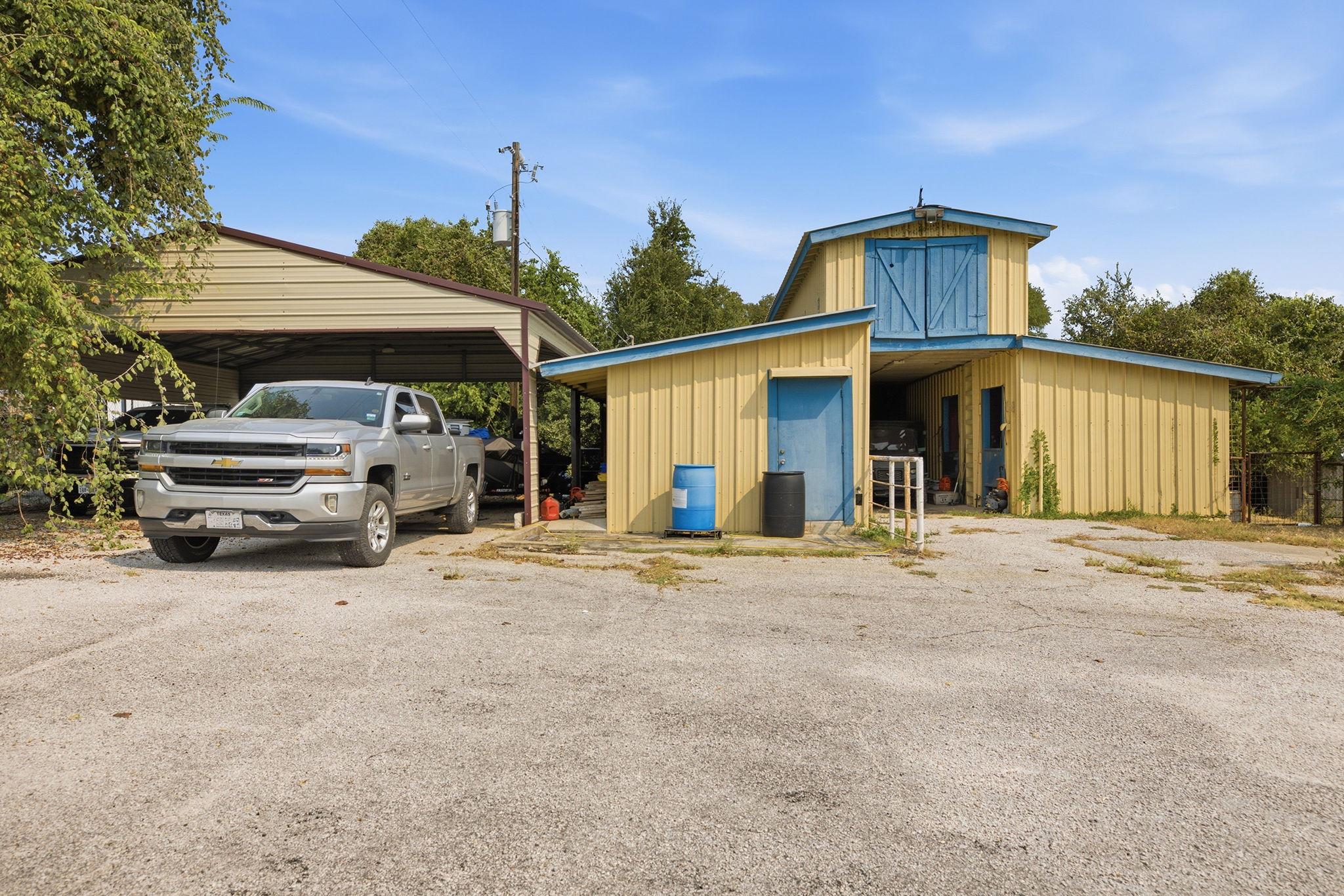 main property photo 25