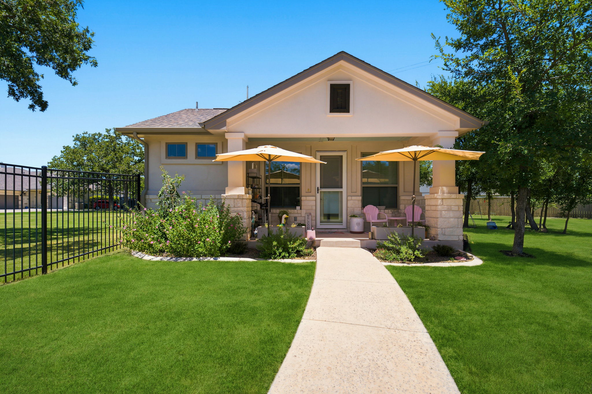 main property photo 32