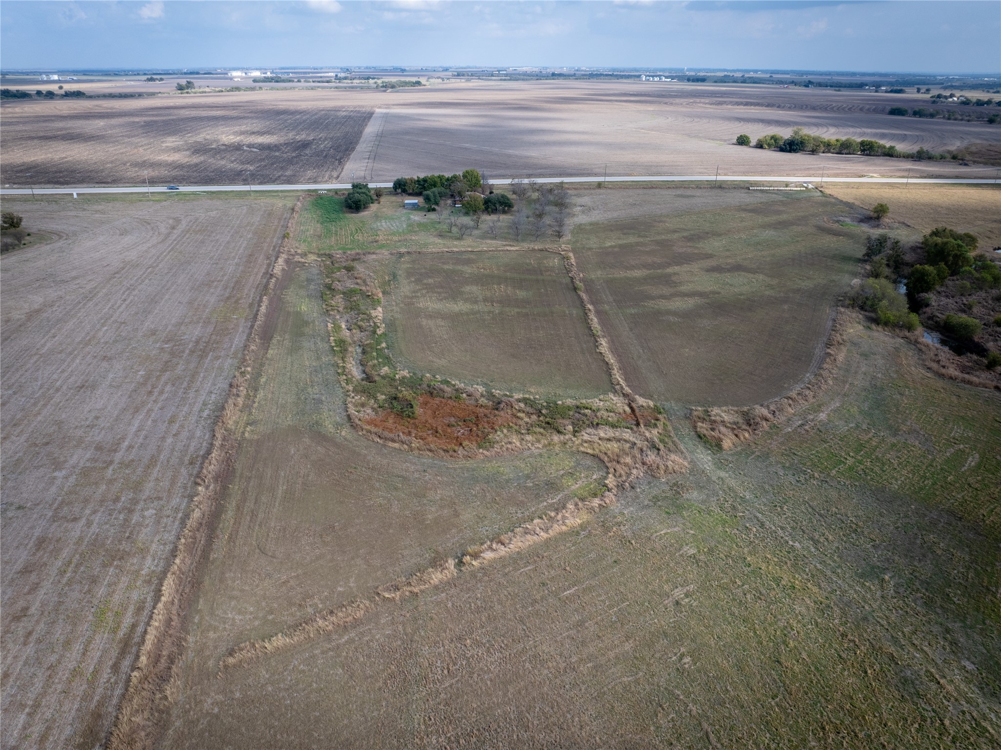 main property photo 8